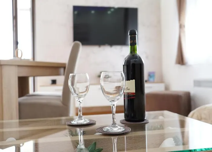 Cari Zlatibora 1 * Zlatibor